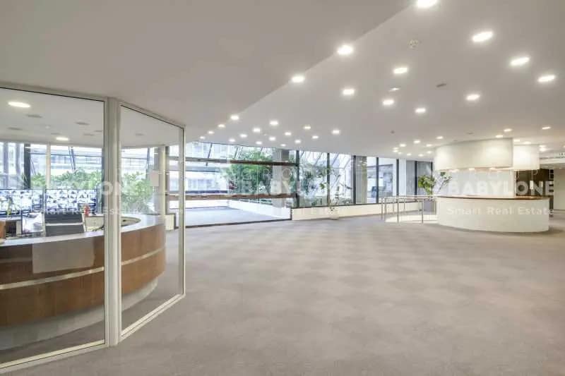Bureau dans Paris à vendre Hall d’entrée- Image 1 de 11