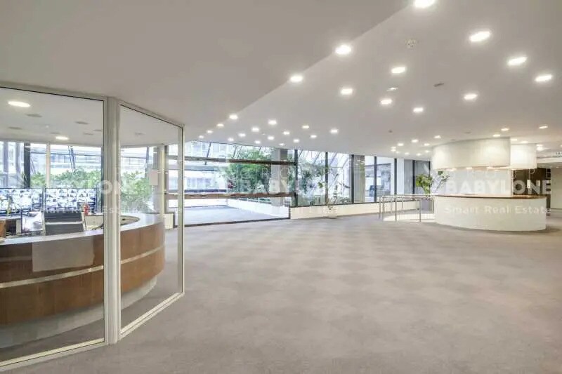 Office in Paris for sale Lobby- Image 1 of 11