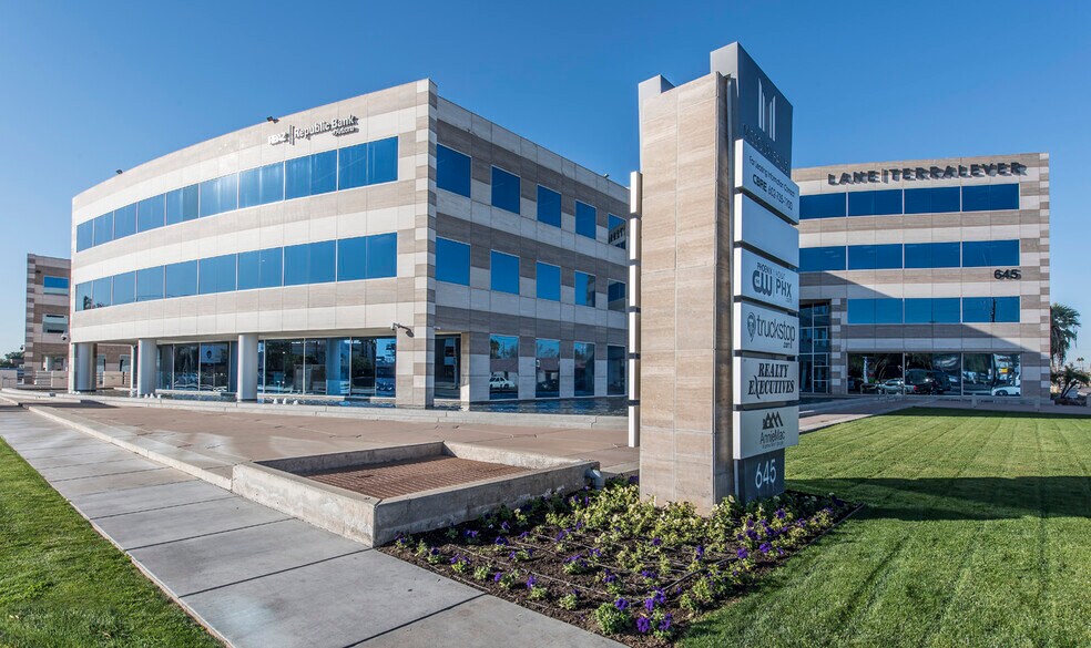 645 E Missouri Ave, Phoenix, AZ à louer - Photo du bâtiment - Image 1 de 19