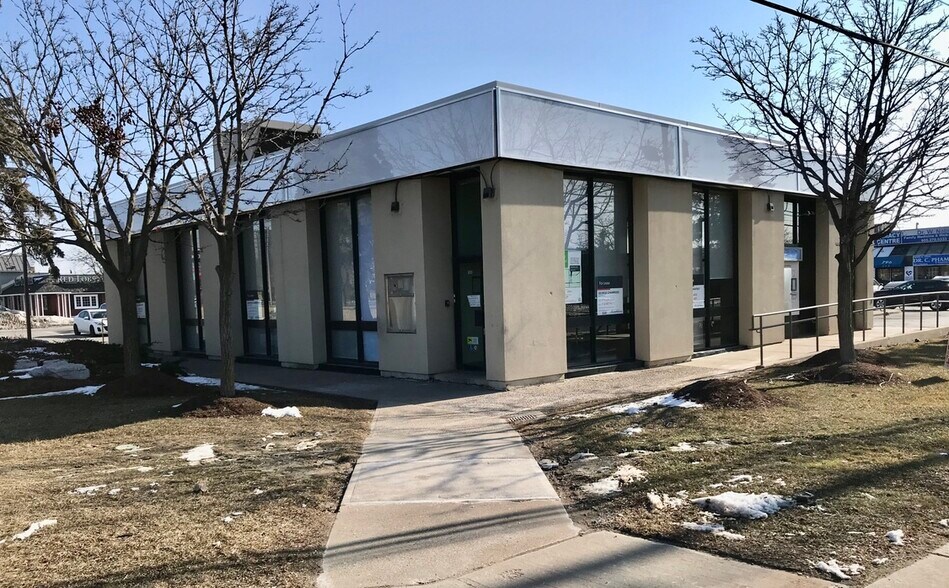 800 Burnhamthorpe Rd, Mississauga, ON à vendre - Photo du bâtiment - Image 1 de 1