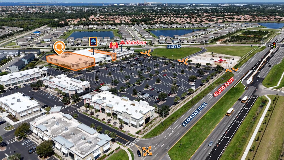 2527 Harbor Village Lane, Apollo Beach, FL à louer - Photo du bâtiment - Image 2 de 7