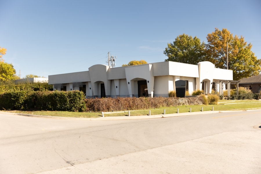 13010 Shawnee Mission Pky, Shawnee, KS for sale Primary Photo- Image 1 of 2