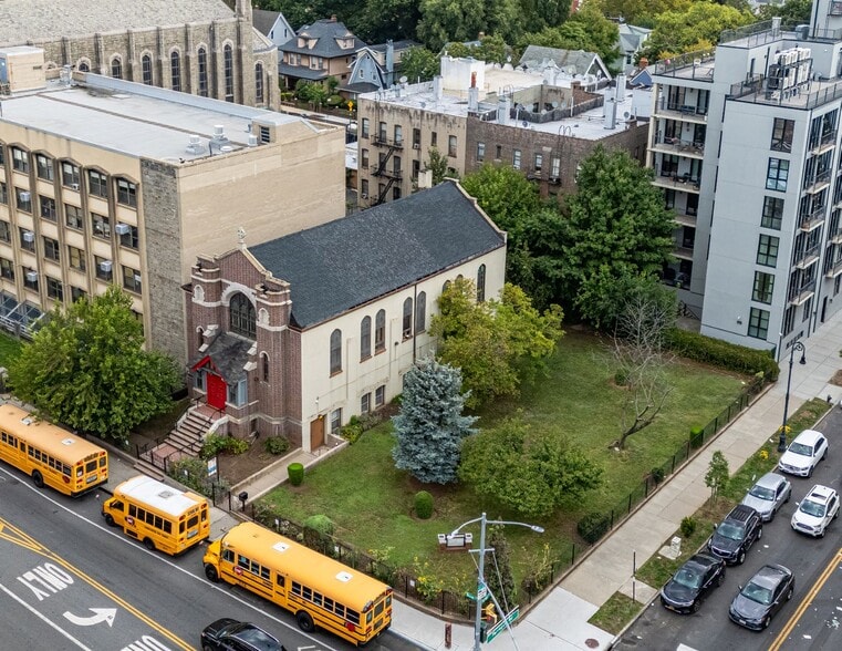 1099 Ocean Ave, Brooklyn, NY for sale - Building Photo - Image 2 of 6