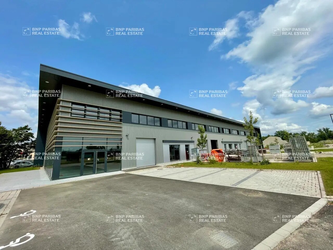 Flex in Geispolsheim for lease Building Photo- Image 1 of 14