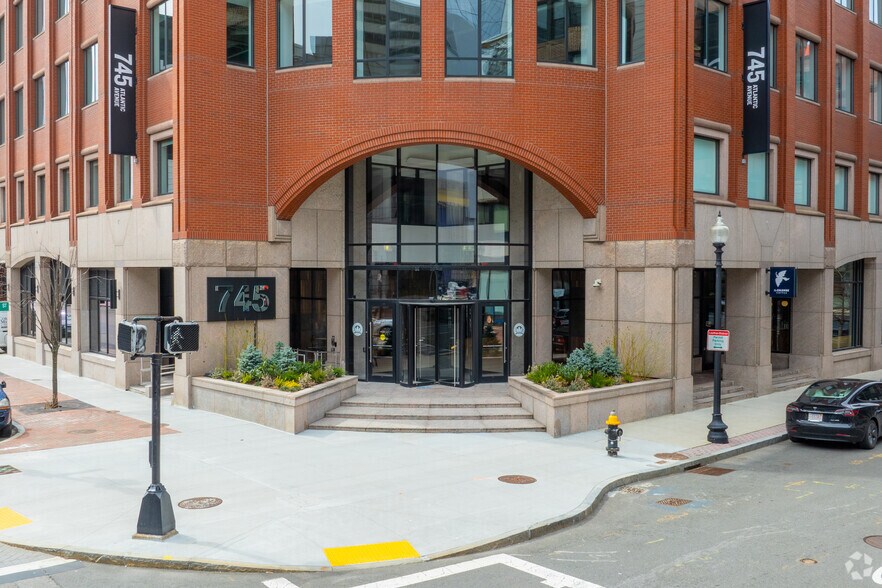 745 Atlantic Ave, Boston, MA à louer - Photo du bâtiment - Image 1 de 4