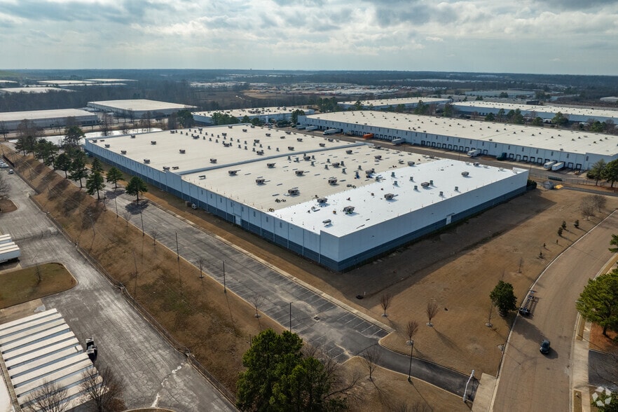 4650 E Shelby Dr, Memphis, TN à louer - Aérien - Image 3 de 4