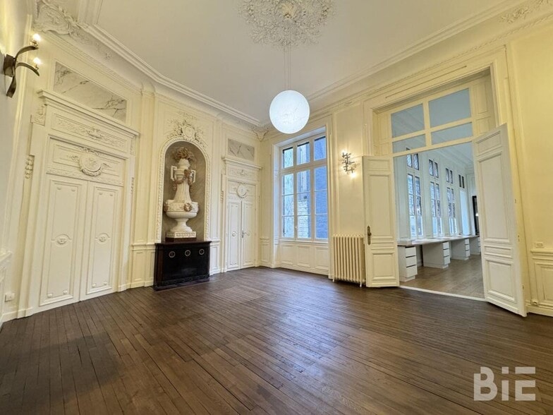 17 Cours Georges Clémenceau, Bordeaux for lease - Interior Photo - Image 3 of 5