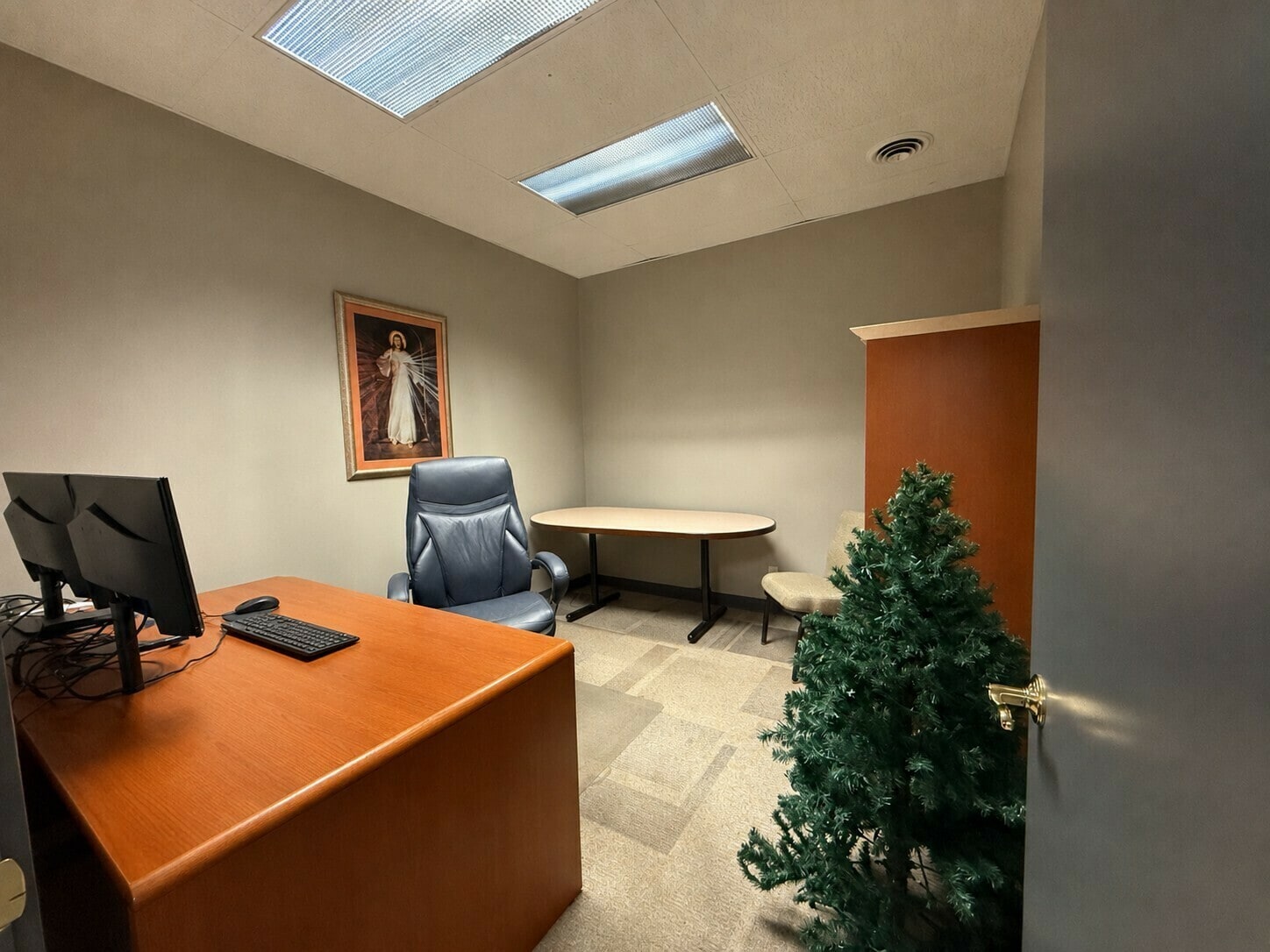 5604 S 48th St, Lincoln, NE for lease Interior Photo- Image 1 of 3
