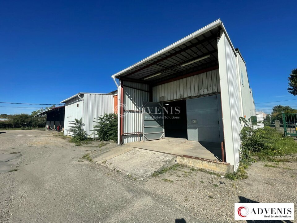 Flex in VILLENAVE-D'ORNON for lease Building Photo- Image 1 of 9