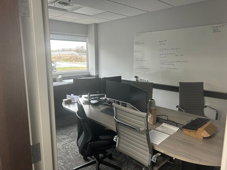 1959 Sloan Pl N, Maplewood, MN à louer - Photo intérieure - Image 2 de 17