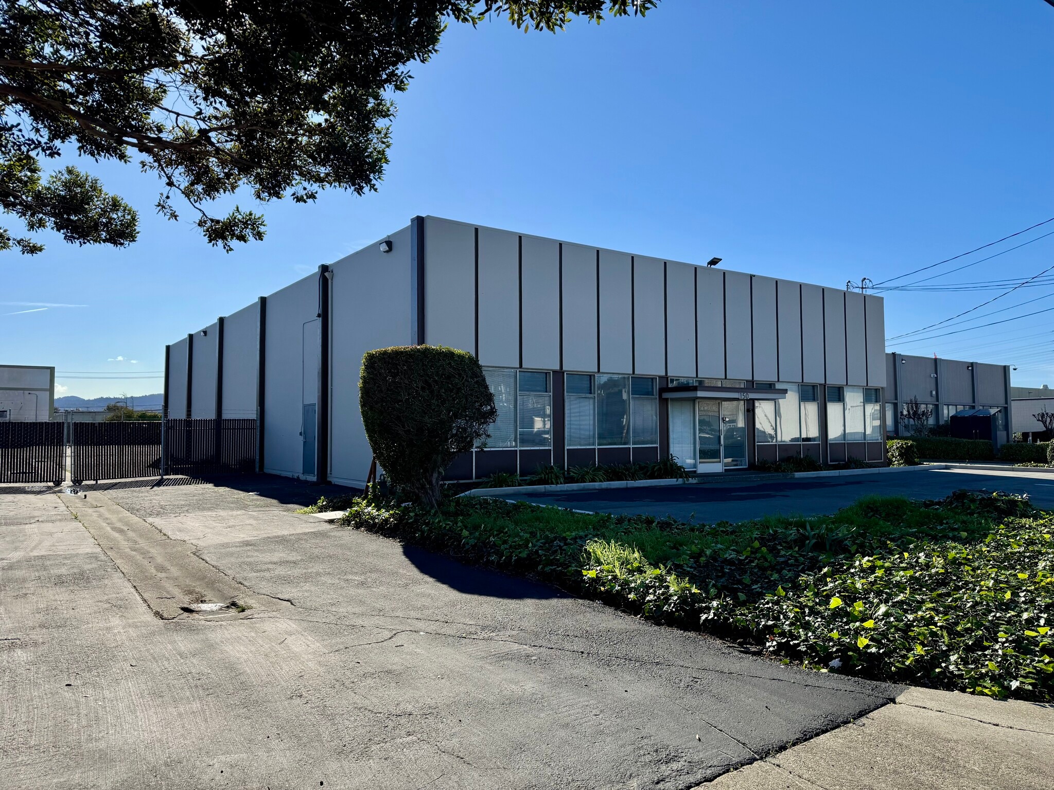 150 W Harris Ave, South San Francisco, CA for lease Primary Photo- Image 1 of 6