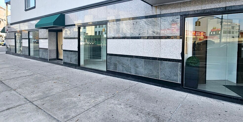 722 Banner Ave, Brooklyn, NY à louer - Photo du bâtiment - Image 2 de 4