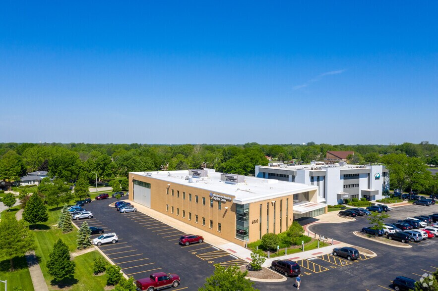 6840 Main St, Downers Grove, IL for lease - Aerial - Image 2 of 7