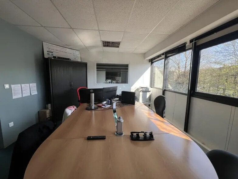 Office in Reims for lease - Interior Photo - Image 3 of 5