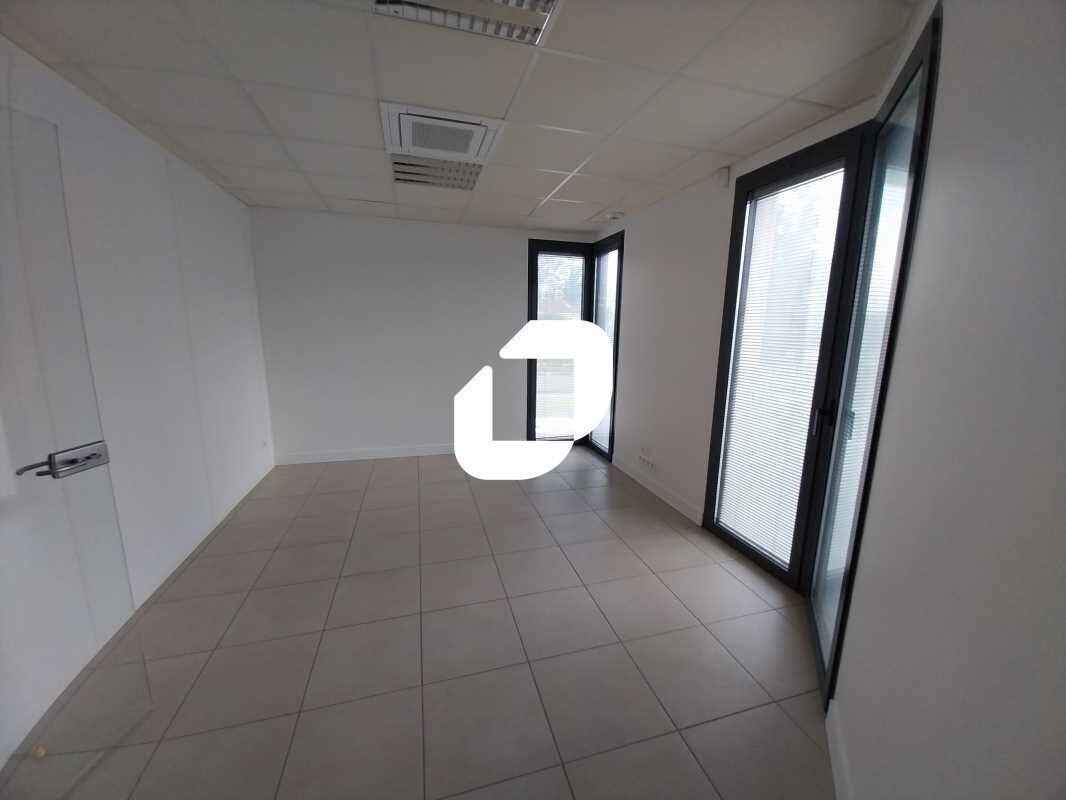 Office in Bruges for lease Building Photo- Image 1 of 33