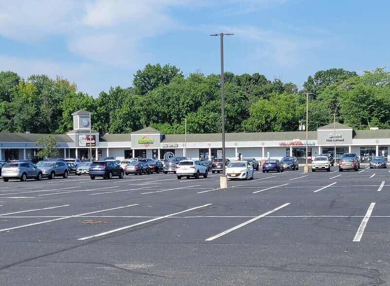 1400 State Route 36, Hazlet, NJ à louer - Photo du bâtiment - Image 2 de 5