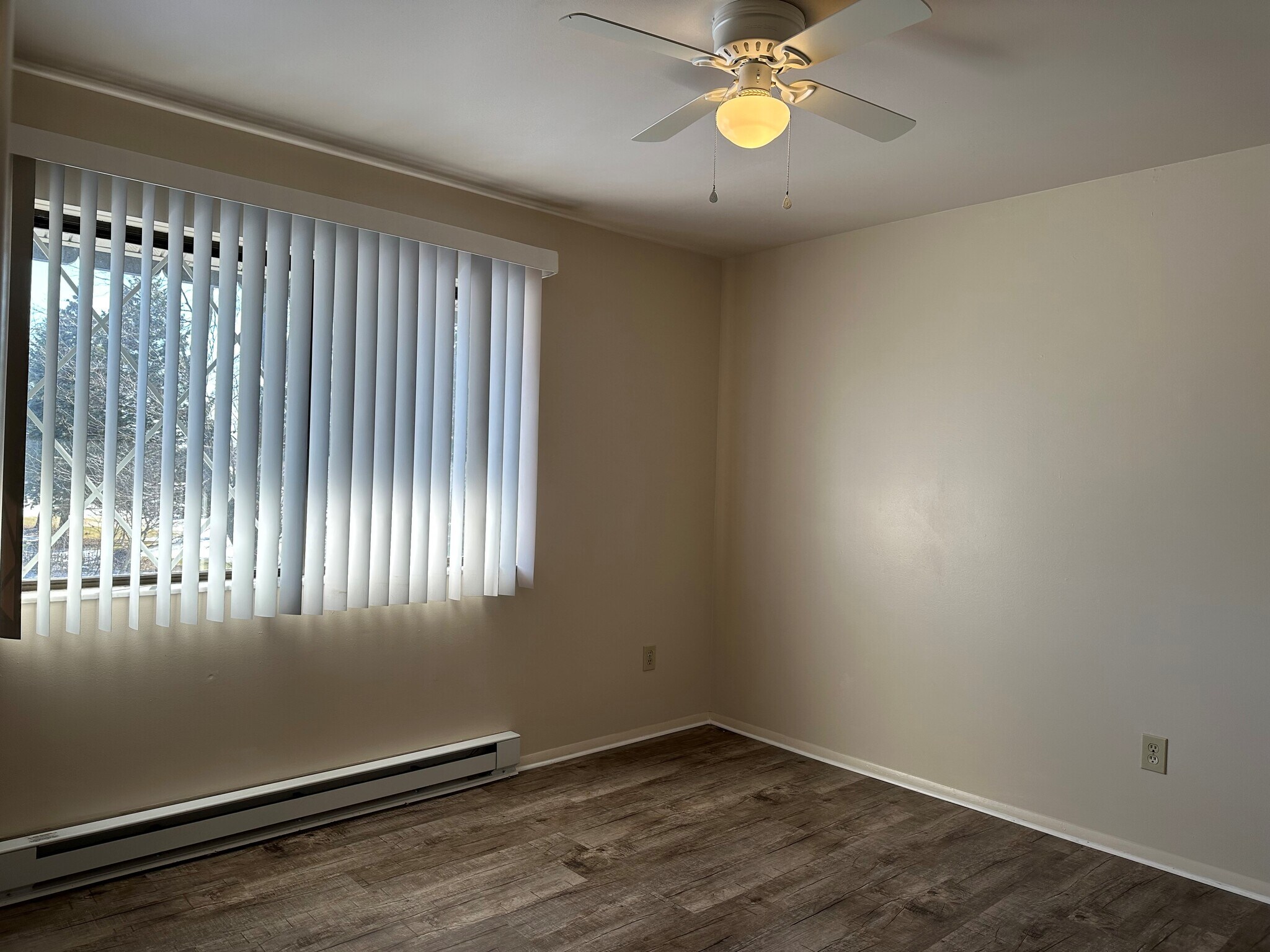 Frankemuth Portfolio portefeuille de 2 propriétés à vendre sur LoopNet.ca Photo du bâtiment- Image 1 de 13