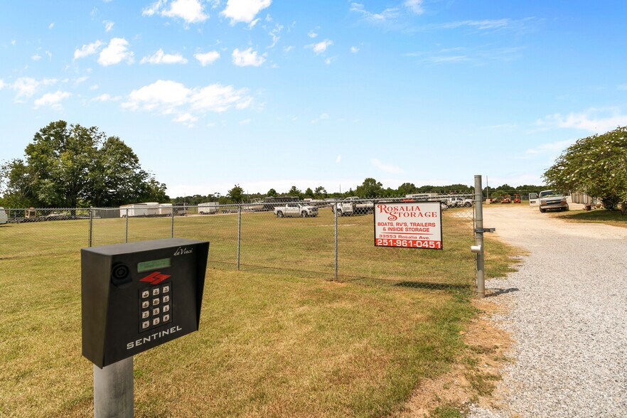 33553 Rosalia Ave, Lillian, AL à louer - Photo du bâtiment - Image 2 de 8