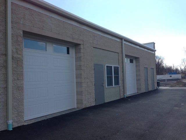 300 Merchant Ln, Pittsburgh, PA for lease - Building Photo - Image 2 of 11