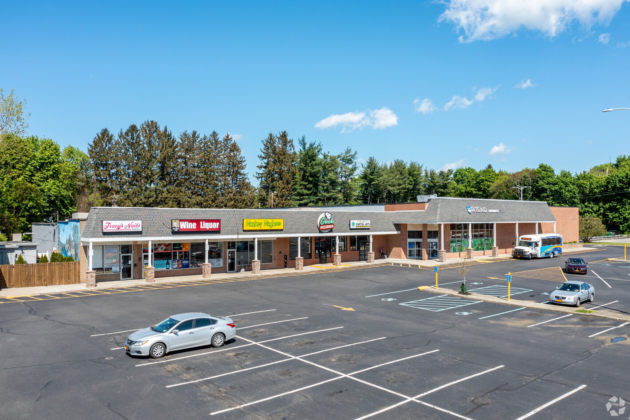 40 Vassar Rd, Poughkeepsie, NY à vendre Photo principale- Image 1 de 44