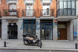 Plus de détails pour Multi-résidentiel à vendre