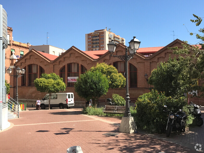 Calle De Doña Urraca, 15, Madrid, Madrid à vendre - Photo du bâtiment - Image 2 de 3