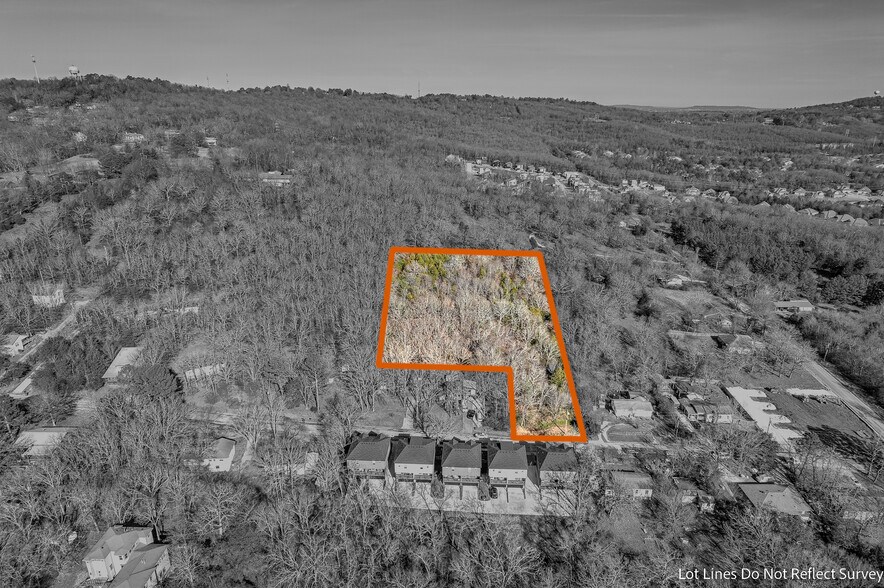 East 5th St, Fayetteville, AR à vendre - Photo du bâtiment - Image 2 de 6