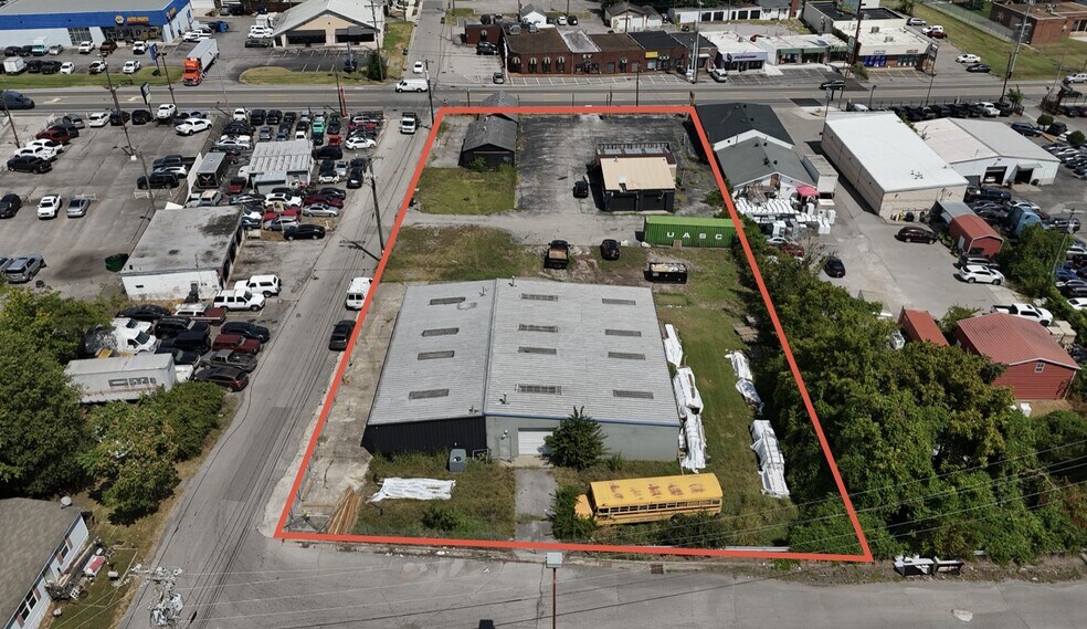 5915 Charlotte Pike, Nashville, TN à vendre - Photo du bâtiment - Image 3 de 4