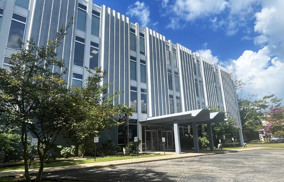 1126 Jackson Ave, Pascagoula, MS for lease - Building Photo - Image 1 of 8