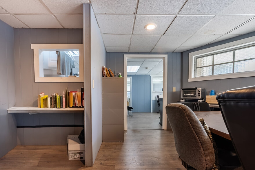 2320-2352 Mendon Rd, Cumberland, RI à vendre - Photo du bâtiment - Image 2 de 27