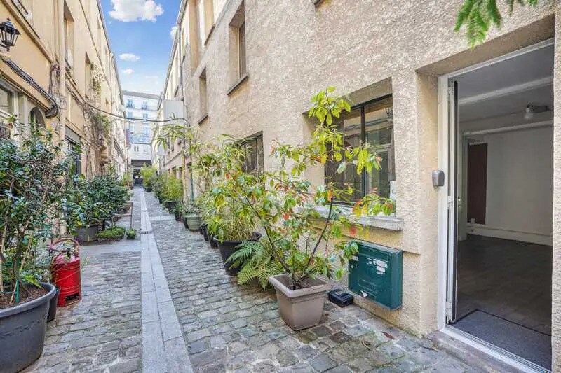 43 Rue De La Roquette, Paris à vendre - Photo du bâtiment - Image 3 de 9