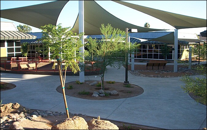 16838 E Palisades Blvd, Fountain Hills, AZ à louer - Photo du bâtiment - Image 3 de 4
