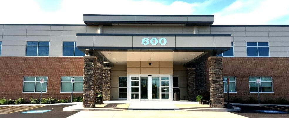 600 Red Creek Dr, Henrietta, NY for lease - Building Photo - Image 1 of 7