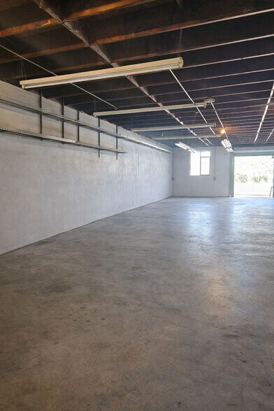 2109 W Gaylord St, Long Beach, CA à vendre - Photo du bâtiment - Image 2 de 16