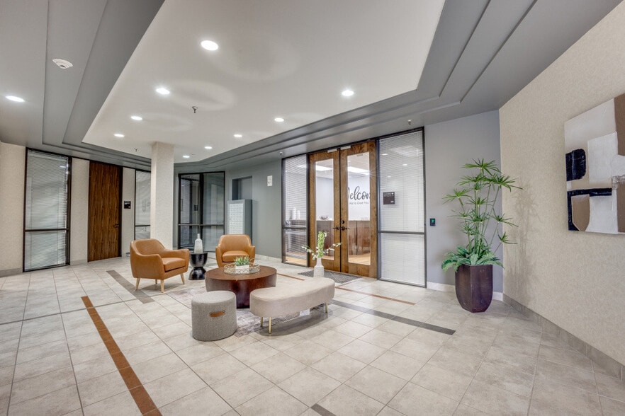 10707 Corporate Dr, Stafford, TX for lease - Interior Photo - Image 3 of 32