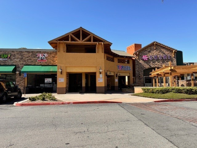 29985 Canyon Hills Rd, Lake Elsinore, CA à louer - Photo du bâtiment - Image 3 de 5