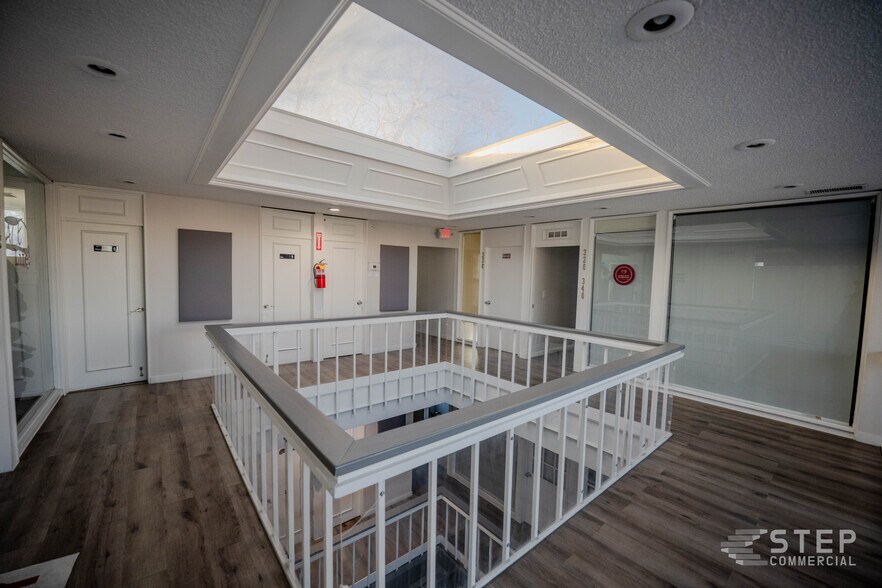1901 Kipling St, Lakewood, CO à vendre - Photo du bâtiment - Image 3 de 50
