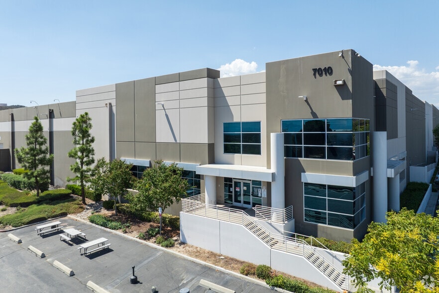 7010 N Cajon Blvd, San Bernardino, CA for lease - Primary Photo - Image 1 of 8