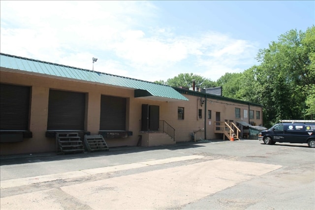 270 Oak Tree Rd, Tappan, NY for lease - Building Photo - Image 1 of 8