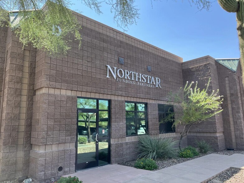 42104 N Venture Dr, Anthem, AZ à vendre - Photo du bâtiment - Image 1 de 9