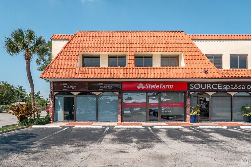 1881 NE 26th St, Wilton Manors, FL à louer - Photo du bâtiment - Image 2 de 12
