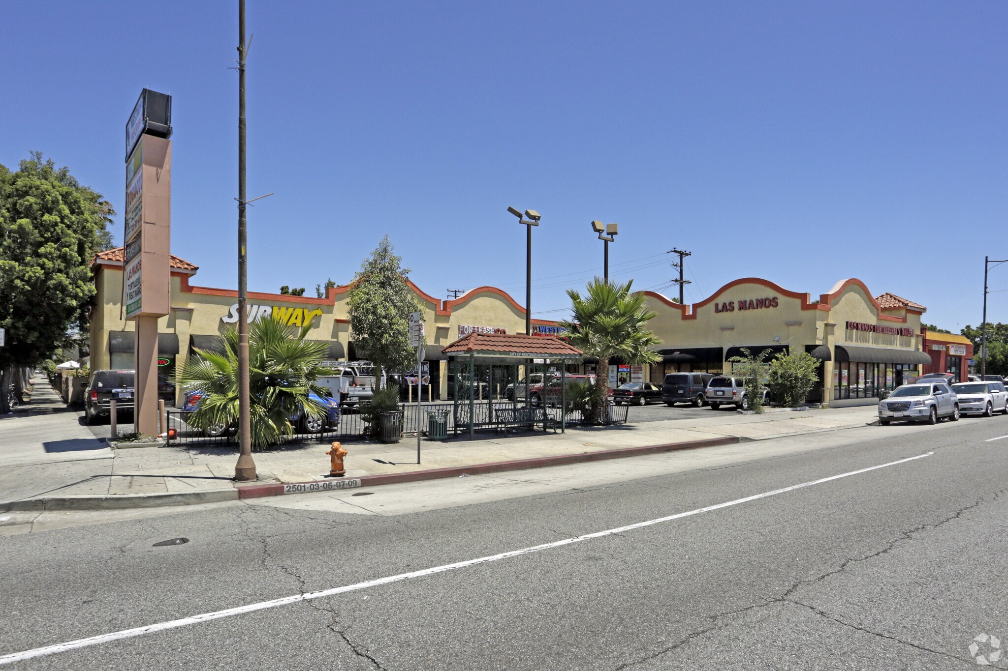 2501-2513 E Florence Ave, Huntington Park, CA à louer Photo principale- Image 1 de 8