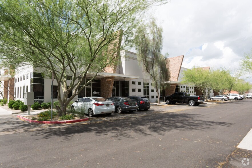 2222 W Parkside Ln, Phoenix, AZ à louer - Photo du bâtiment - Image 3 de 13