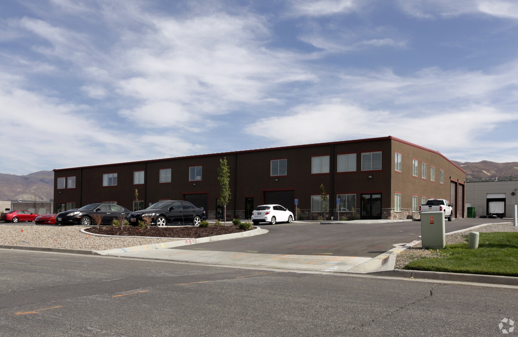 190 N Cutler Dr, North Salt Lake, UT à louer Photo principale- Image 1 de 29