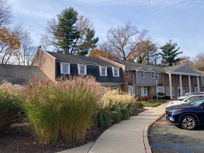 1901 N Olden Ave, Ewing, NJ à louer - Photo du bâtiment - Image 3 de 7