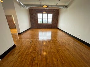 456 Johnson Ave, Brooklyn, NY à louer Photo intérieure- Image 2 de 4