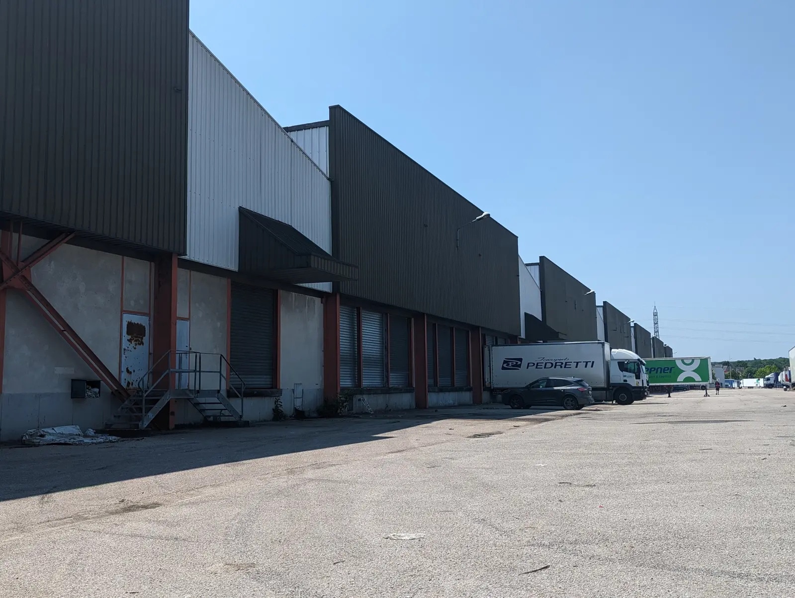Industrial in Saint-Étienne-du-Rouvray for lease Building Photo- Image 1 of 5
