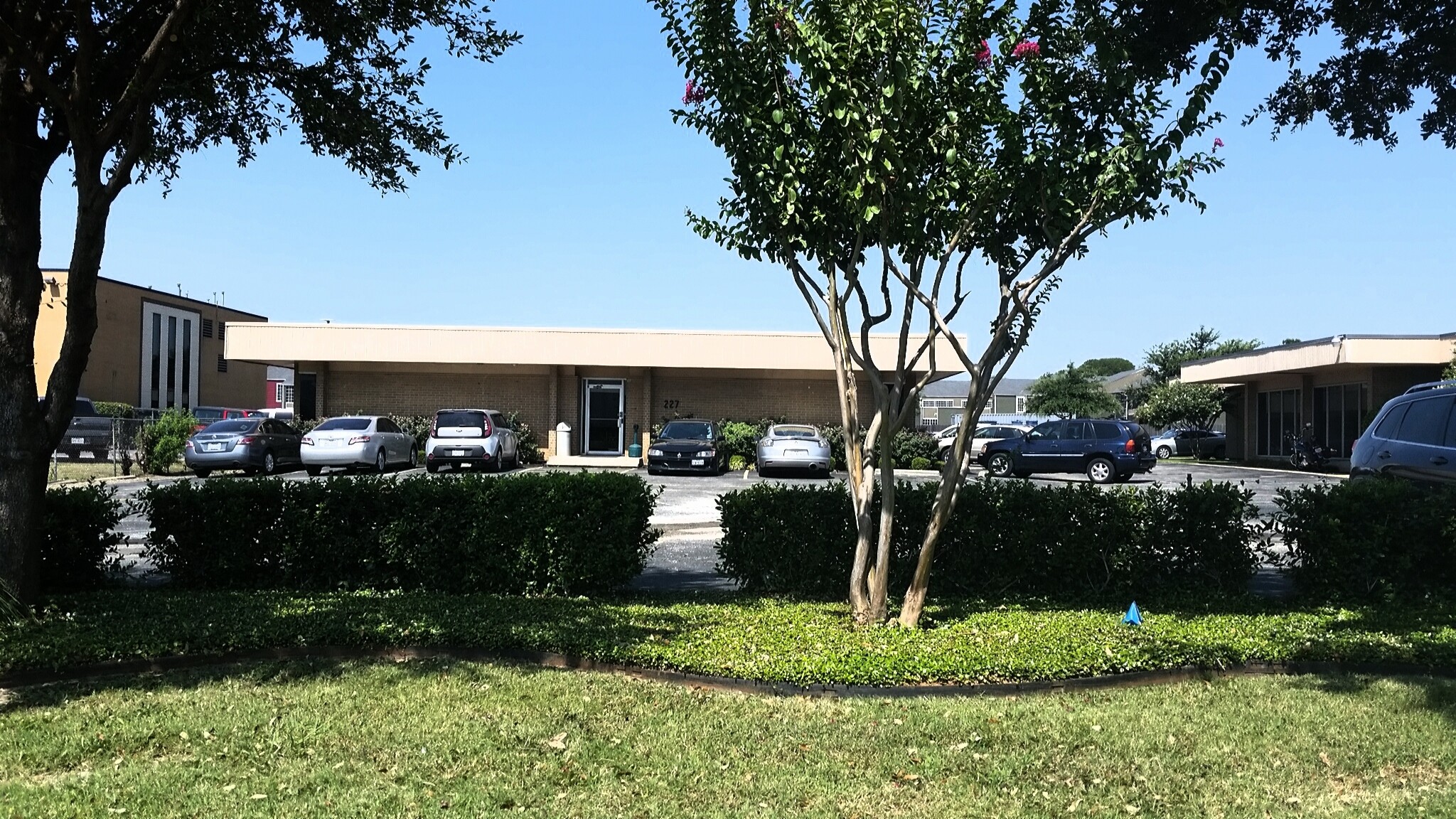 227 NE Loop 820, Hurst, TX for lease Primary Photo- Image 1 of 14