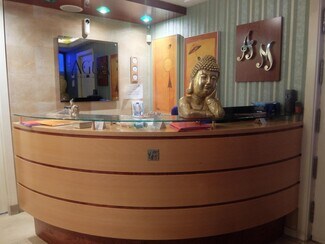 Plus de détails pour Multi-résidentiel à vendre