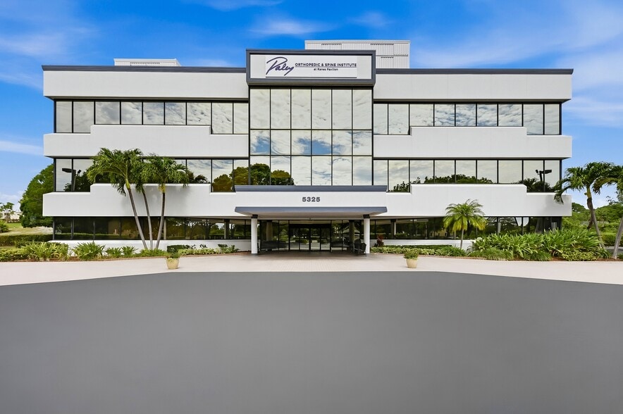 5325 Greenwood Ave, West Palm Beach, FL for lease - Building Photo - Image 2 of 17